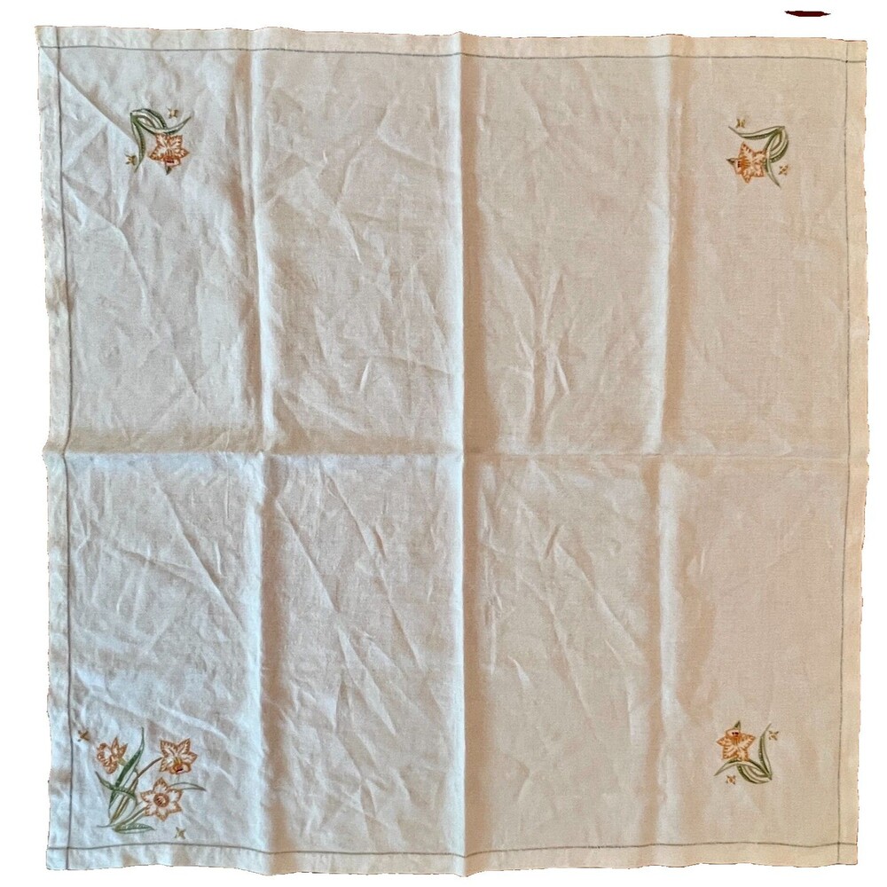 VTG Linen Tablecloth sq 32 x 32 Embroidered With Daffodils Farmhouse Cottage